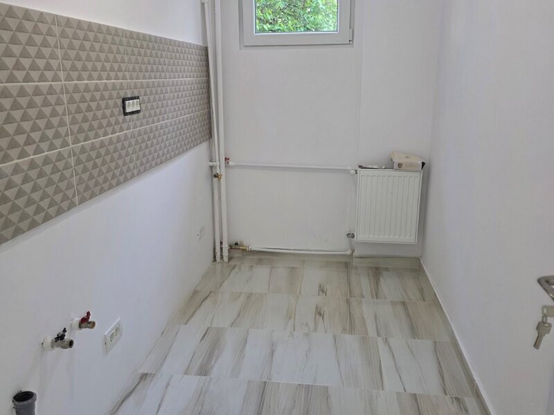 Titan, chiar pe Barajul Lotru, 5 minute metrou, parc IOR, bloc mixt