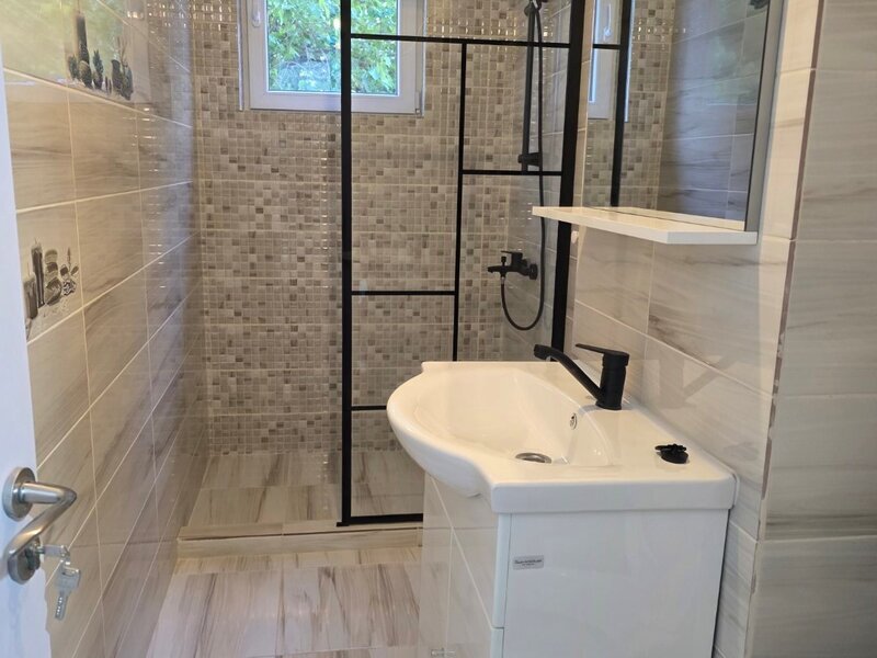 Titan, chiar pe Barajul Lotru, 5 minute metrou, parc IOR, bloc mixt