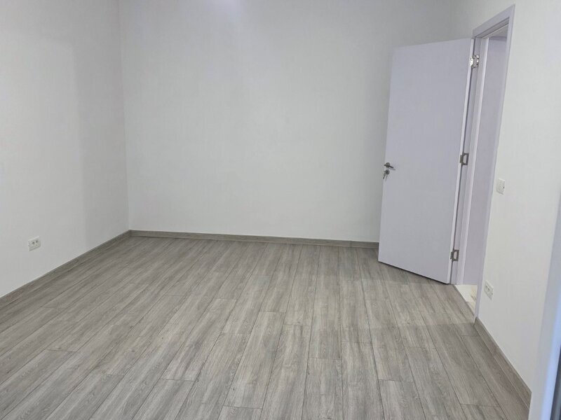 Titan, chiar pe Barajul Lotru, 5 minute metrou, parc IOR, bloc mixt